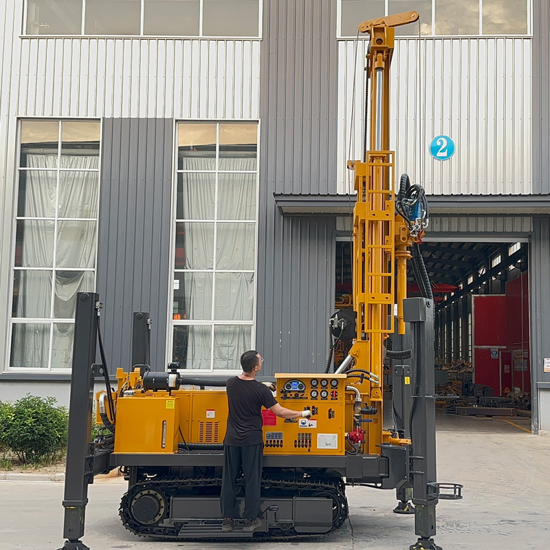 WR300SE Exibição da perfuratriz de poço de água sobre esteiras completa