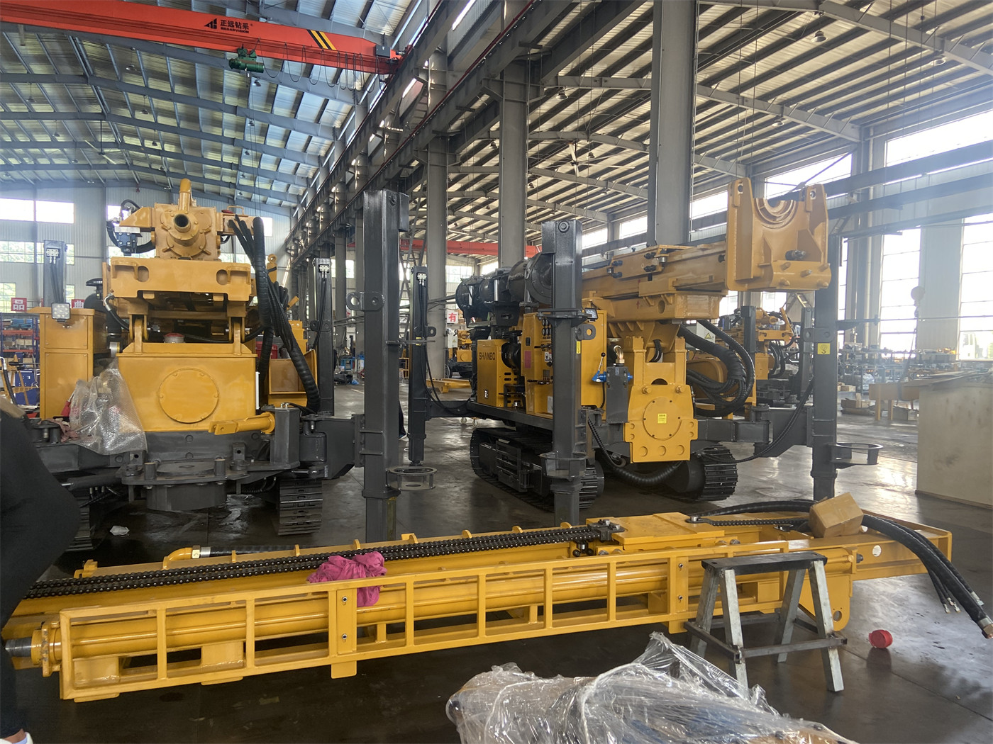 Antes de comprar a perfuratriz de circulação reversa sobre esteiras WR600RC de 600 m, como determinar a aplicabilidade dos ângulos de perfuração de 45° e 90° com base na atitude do corpo de minério?