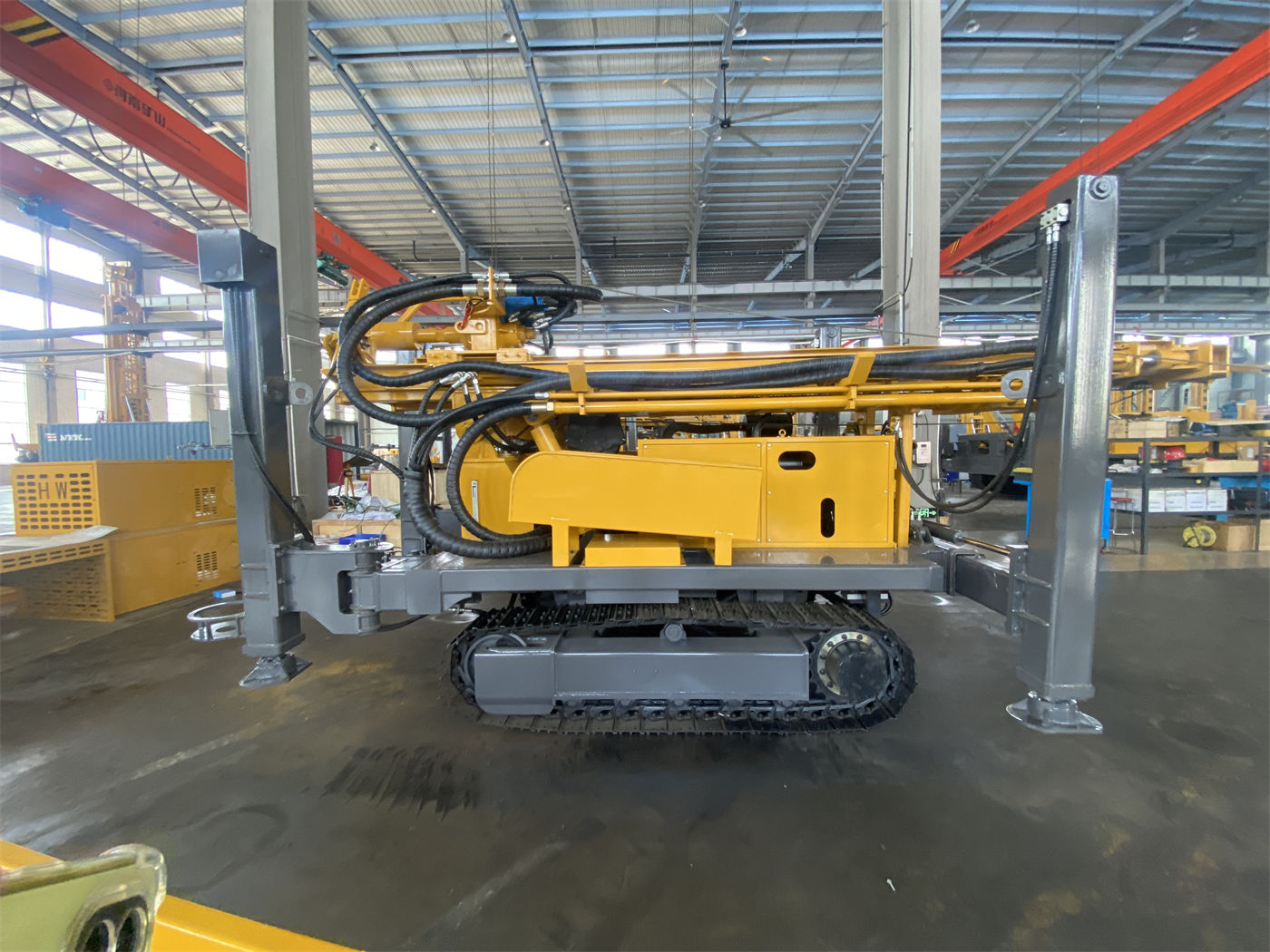 Aquisição do WR180E, perfuratriz de poço de água compacta sobre esteiras de 180 m: como calcular o retorno sobre o investimento em projetos de poços de água rasos e de profundidade média com 28 HP de potência e 16 T de força de elevação?
