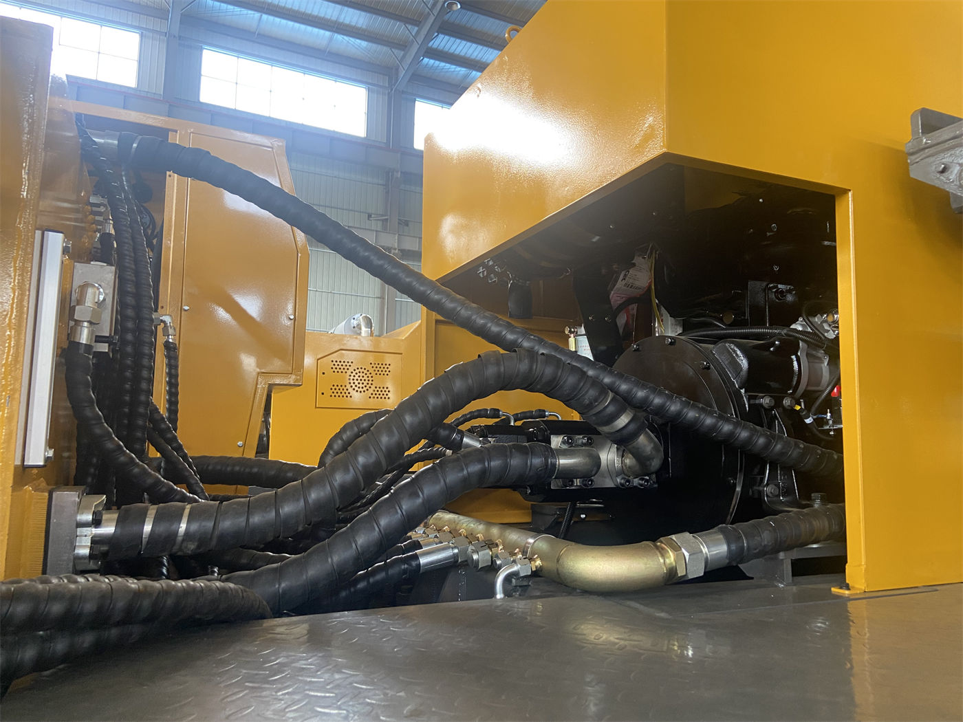 Aquisição da perfuratriz de poços de água WR500SE de 500 metros com alta relação custo-benefício: combinação de curso longo de 6,6 metros e tubo de perfuração de 6 metros, adequada para qual porte de equipe de construção de poços de água?