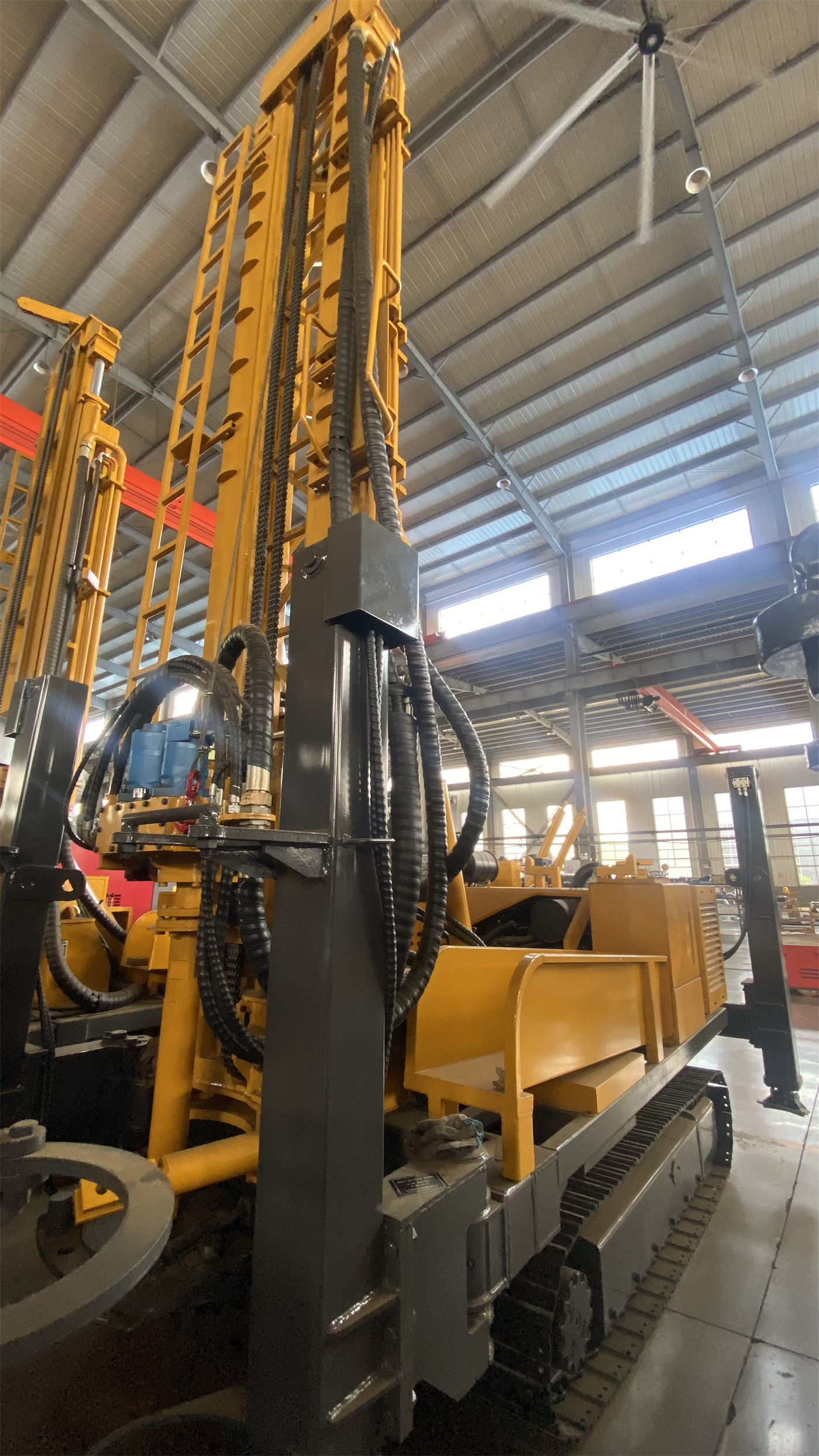 Aquisição de perfuratriz de poço de água sobre esteiras WR260 para 260 m: como avaliar se o diâmetro de 140–305 mm e a força de elevação de 15 T atendem ao diâmetro do poço, à profundidade e à posição do aquífero?